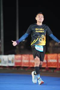 BIB: 42944
                            <button type="button" onclick="openModal(19758530)" class="btn btn-primary btn-sm float-right btn-popup" data-toggle="modal" data-target=".modal-high-quality">
                        <i class="fas fa-shopping-cart"></i> Add to Cart
                    </button>
                                            <button type="button" onclick="isThisMe(19758530, true)" class="btn btn-success btn-sm float-right btn-popup btn-isme hidden" data-toggle="tooltip" data-placement="bottom" title="นี่คือรูปของคุณใช่ไหม คลิกที่นี่เพื่อเอาเข้าอัลบั้ม">
                        <i class="fas fa-plus"></i> Add to album
                    </button>
                    <button type="button" onclick="isThisMe(19758530, false)" class="btn btn-warning btn-sm float-right btn-popup btn-isnotme hidden">
                        <i class="fas fa-ban"></i> Remove from album
                    </button>